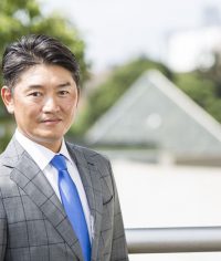 中村 亮介