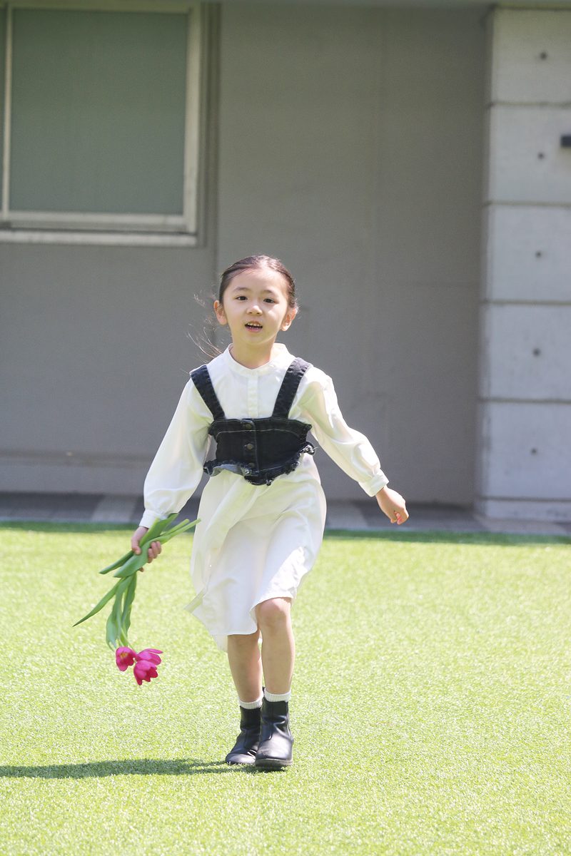 こ と な