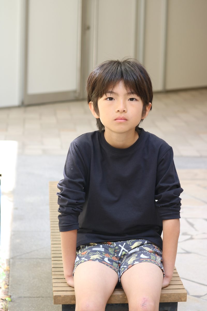翼　己