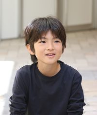 翼　己