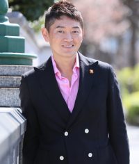 中村 亮介